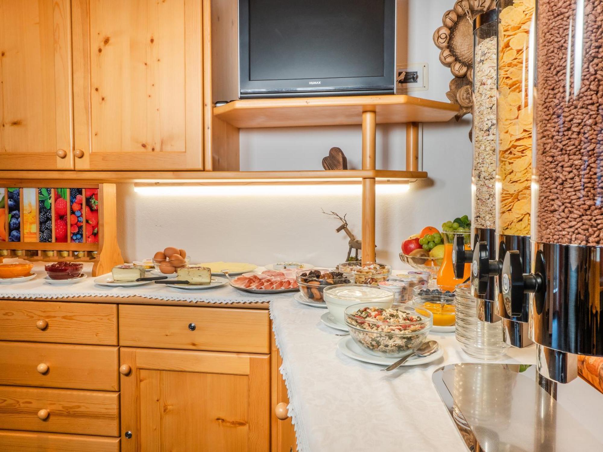 Garni La Grambla Hotel Selva di Val Gardena Luaran gambar