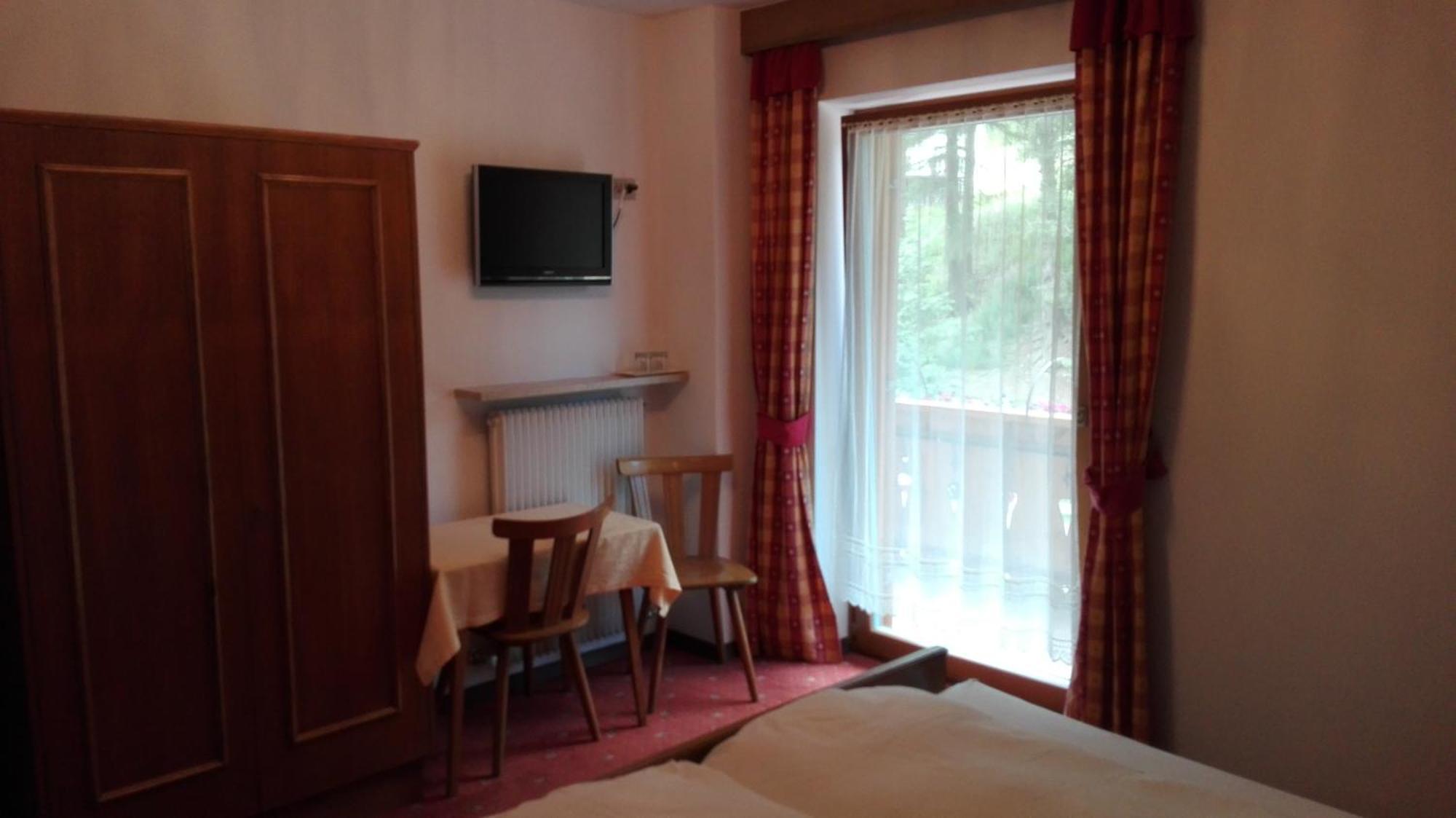Garni La Grambla Hotel Selva di Val Gardena Luaran gambar