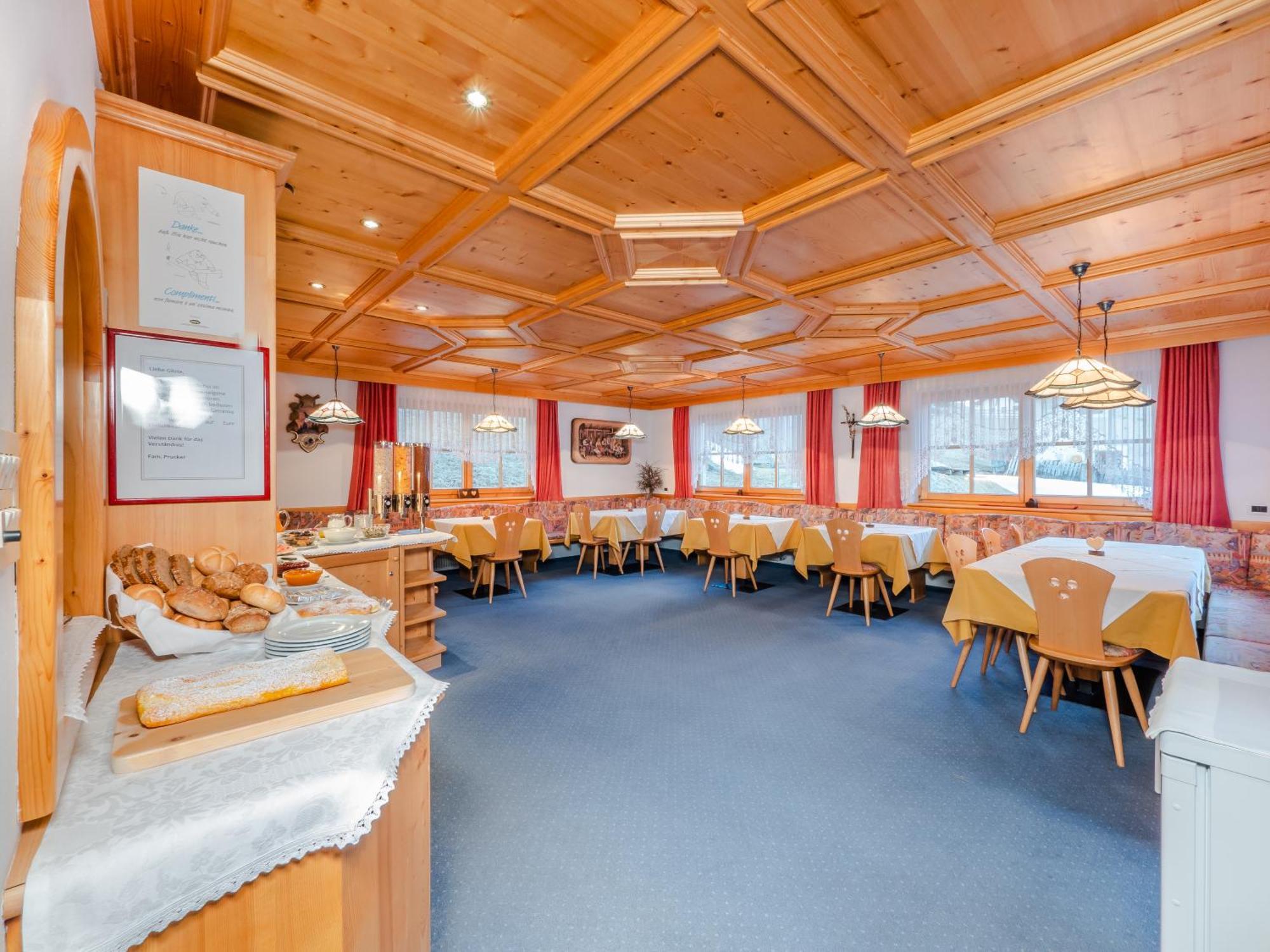 Garni La Grambla Hotel Selva di Val Gardena Luaran gambar