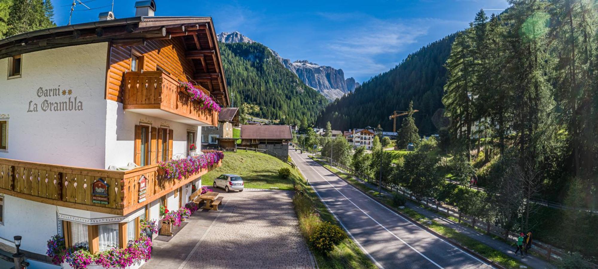 Garni La Grambla Hotel Selva di Val Gardena Luaran gambar