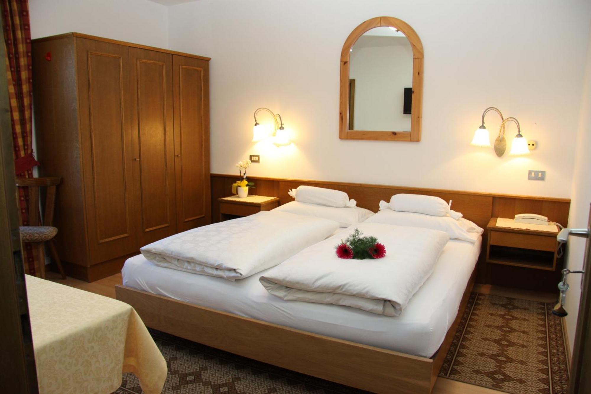 Garni La Grambla Hotel Selva di Val Gardena Luaran gambar